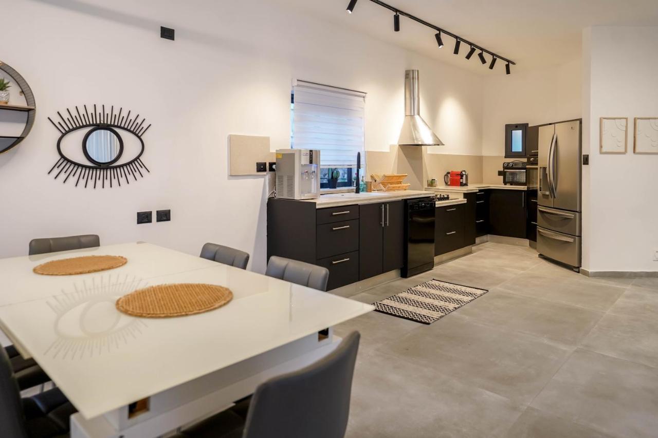 וילה רוני בריכה מחוממת Villa Roni Heated Pool 엘라트 외부 사진
