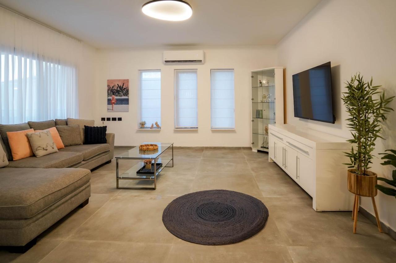 וילה רוני בריכה מחוממת Villa Roni Heated Pool 엘라트 외부 사진