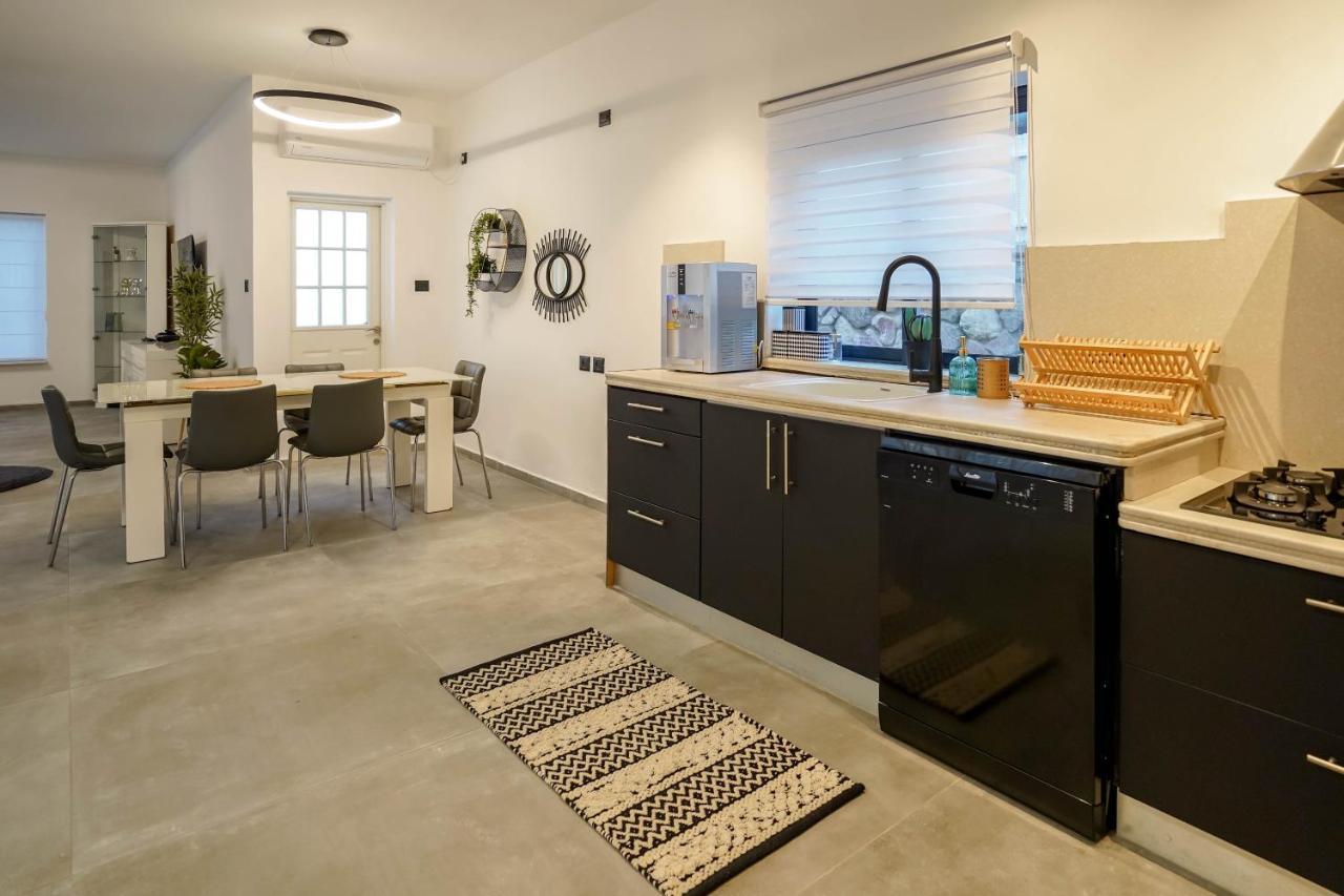 וילה רוני בריכה מחוממת Villa Roni Heated Pool 엘라트 외부 사진